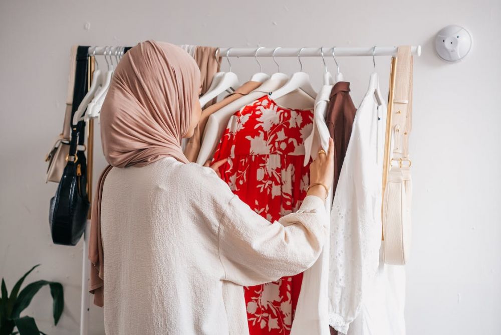 5 Tips Simpel Membuat Capsule Wardrobe, Tren Fashion Viral