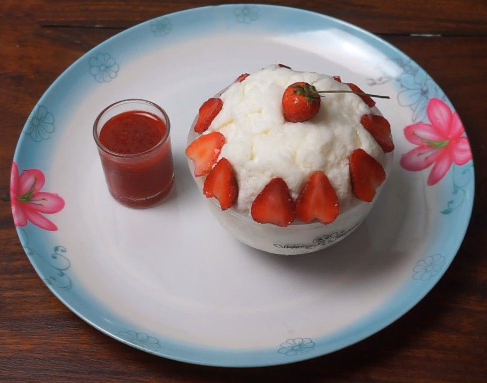 Strawberry Bingsu