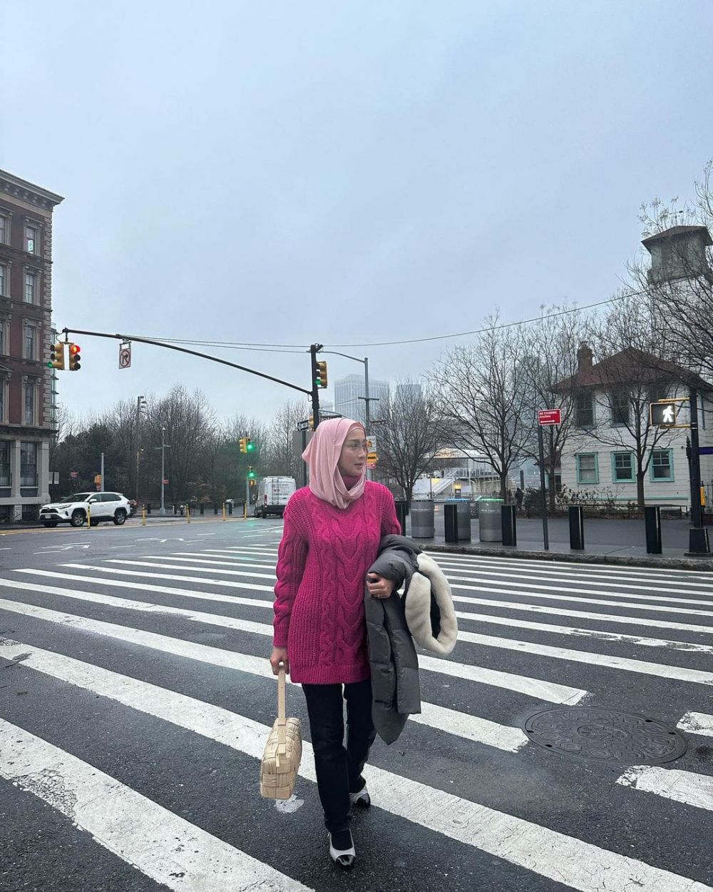 9 Potret Liburan Desy Ratnasari di New York, Bareng Anak!