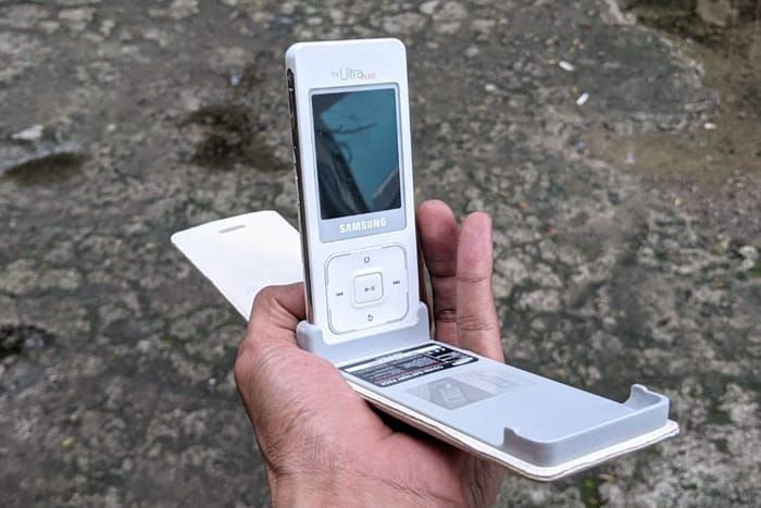 10 Desain Handphone Jadul Ini Bentuknya Nyeleneh Pol