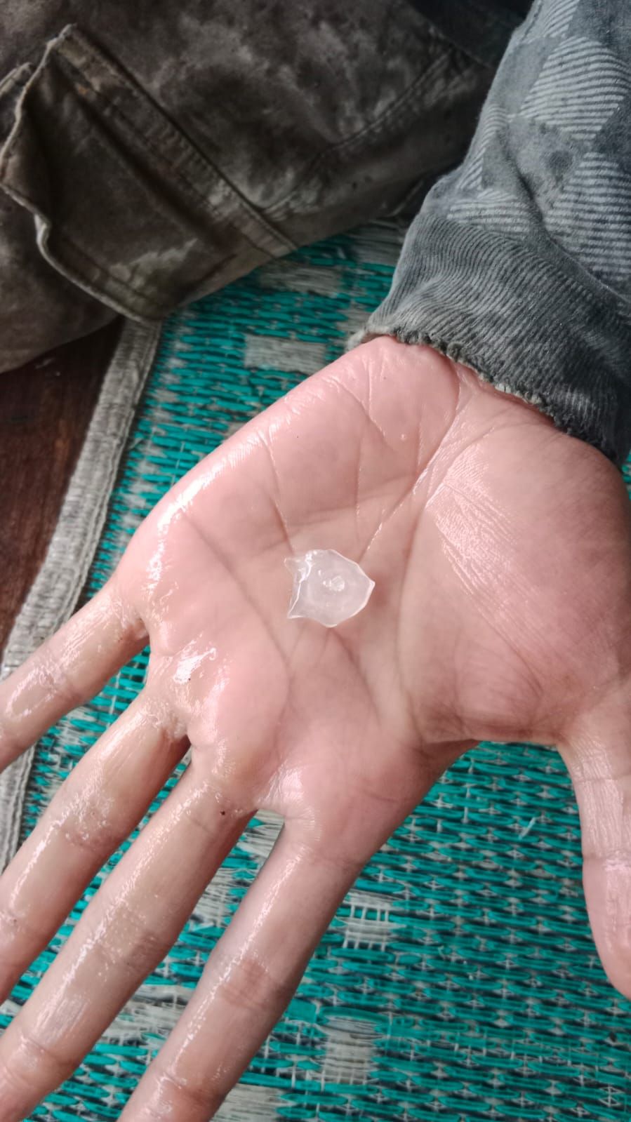 Hujan Es Mengguyur Dua Desa di Tulungagung
