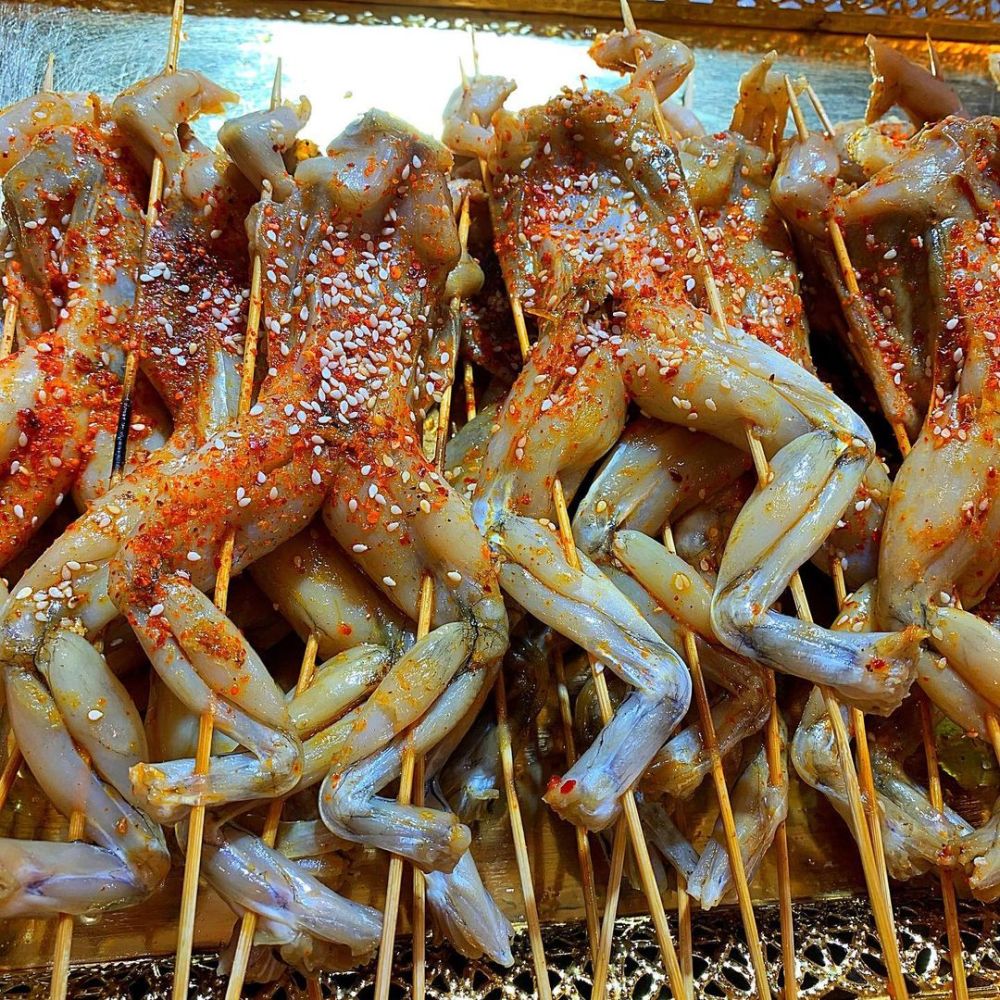 10 Makanan Ekstrem Populer di Thailand, Ada Udang Menari!