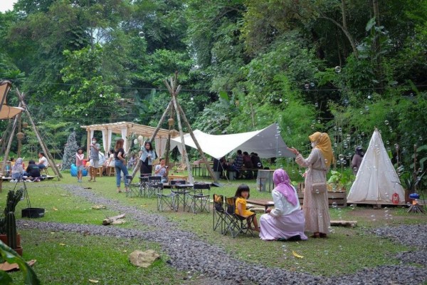 7 Kafe Jogja Suasana seperti di Hutan, Segar Bikin Betah