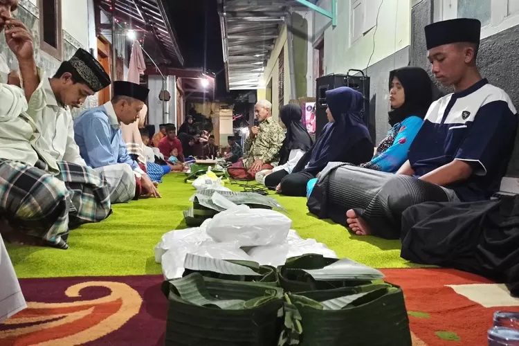 8 Tahapan Selamatan Orang Meninggal dalam Budaya Jawa