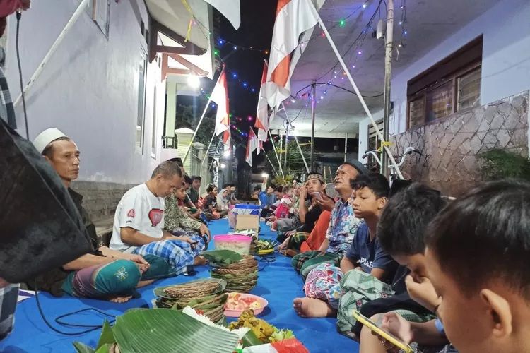 8 Tahapan Selamatan Orang Meninggal dalam Budaya Jawa