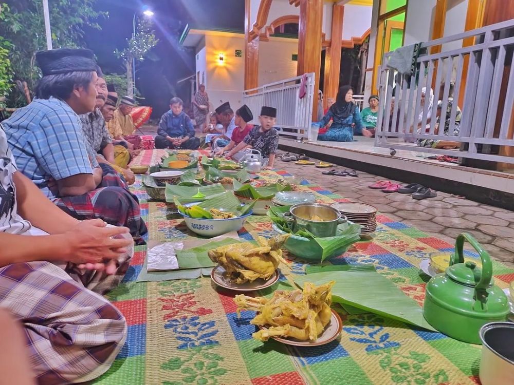 8 Urutan Selamatan Orang Meninggal dalam Tradisi Jawa  