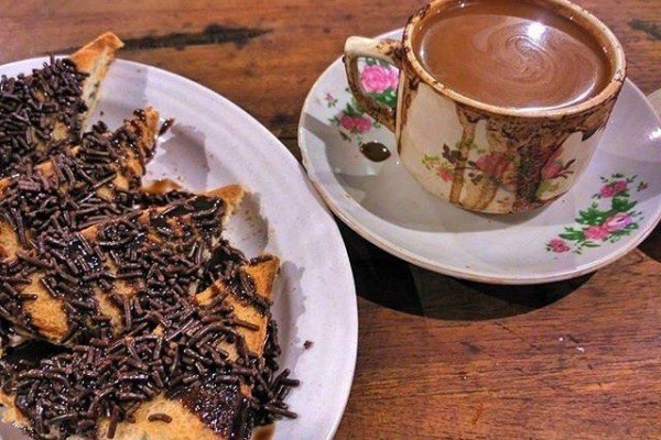 Kopi Blandongan, Kedai Merakyat Favorit Mahasiswa