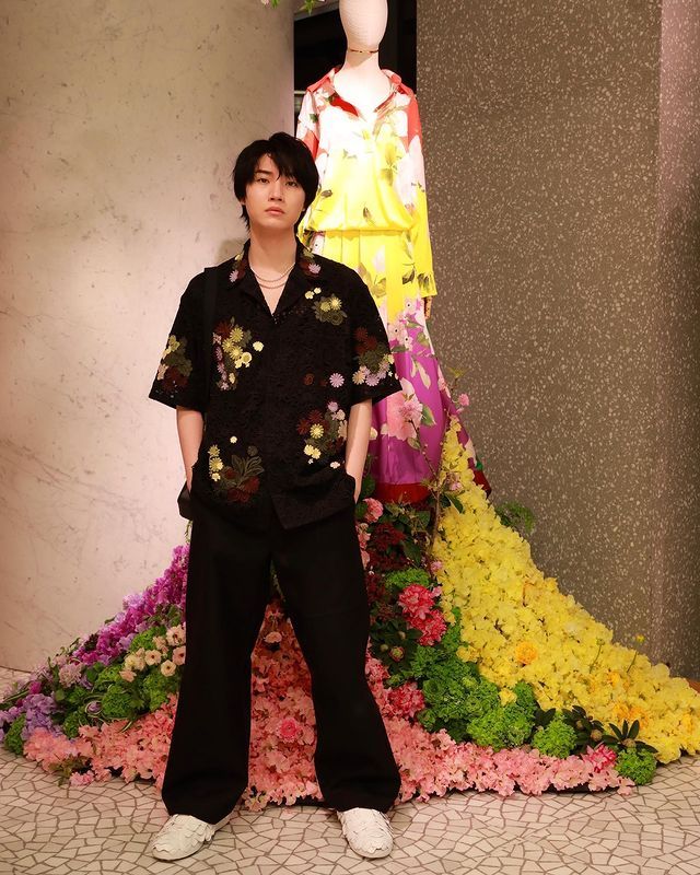 9 Referensi OOTD Cowok Mamba ala Dori Sakurada, Cocok untuk Hangout 