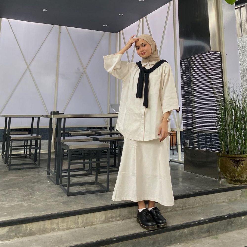 9 Ide Outfit One Set ala Maryam Nurul, Kasual dan Praktis