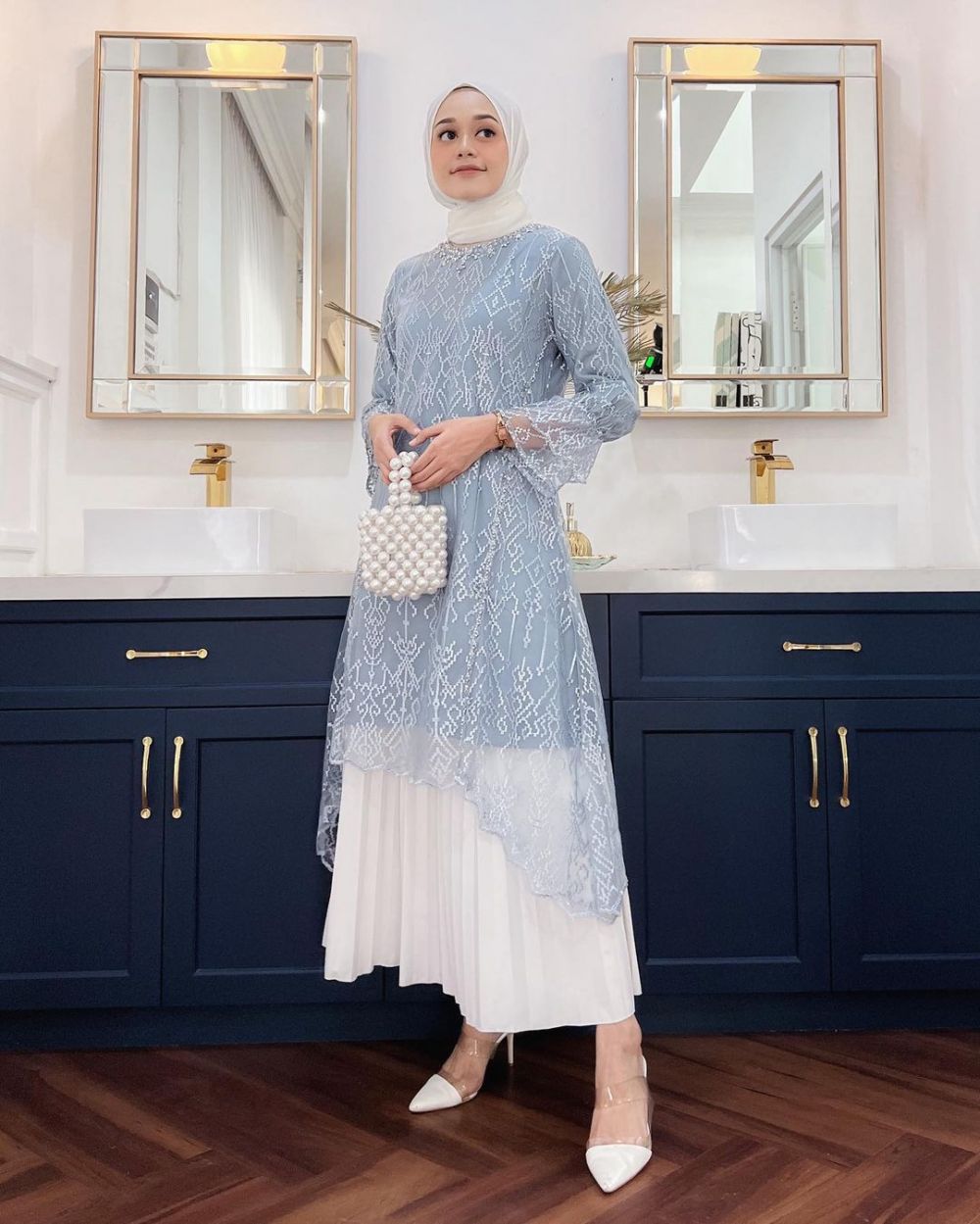 9 Inspirasi Outfit Pendamping Wisuda Ala Nazlia Rahma