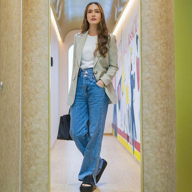 9 OOTD Office Style ala Cathy Sharon, Mudah Disontek, Kerja Tetap Kece