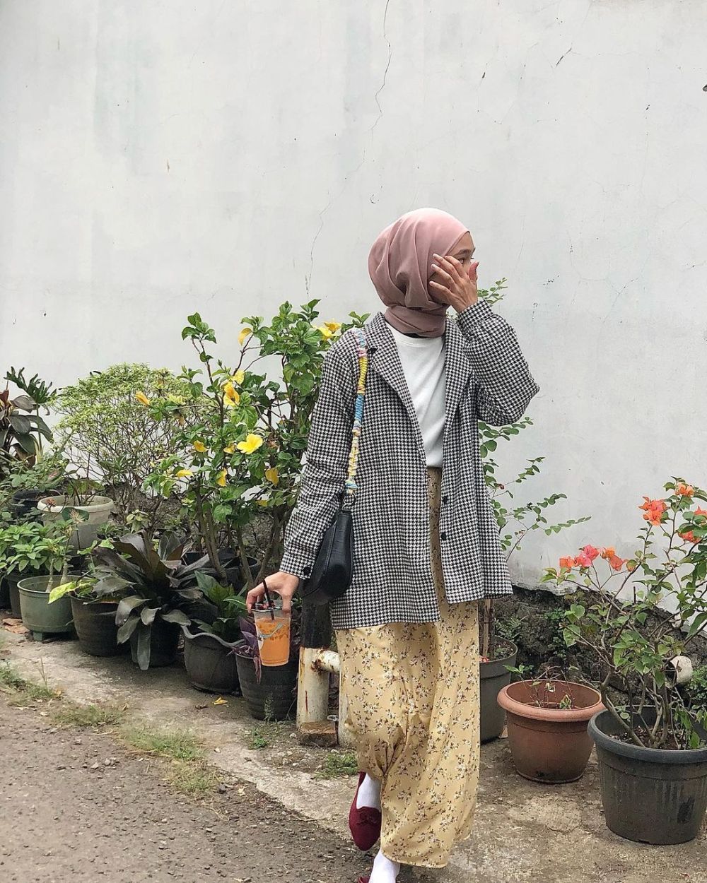 9 OOTD Hijab Friendly ala Selebgram Annisa Putri dengan Beragam Warna