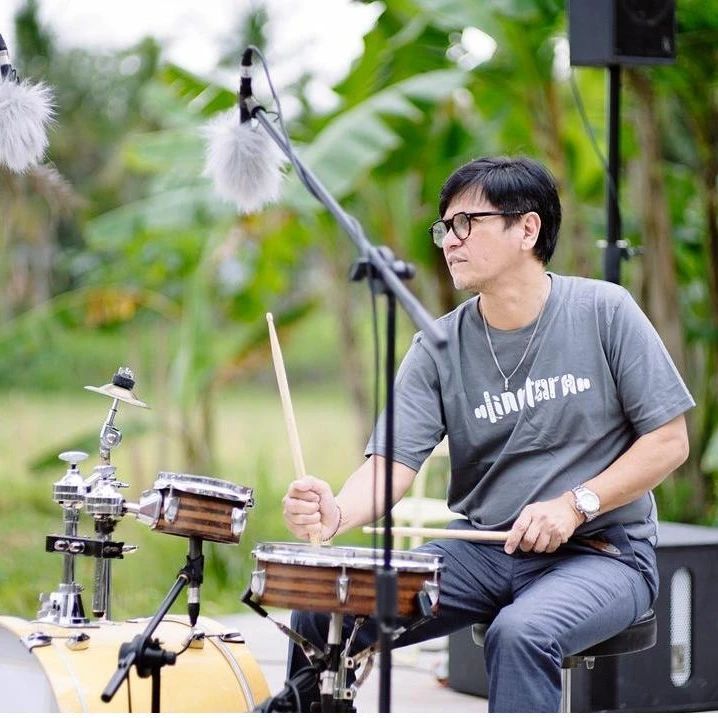 Ada Tyo Nugros, 10 Drummer Indonesia Ini Makin Tua Makin Memesona