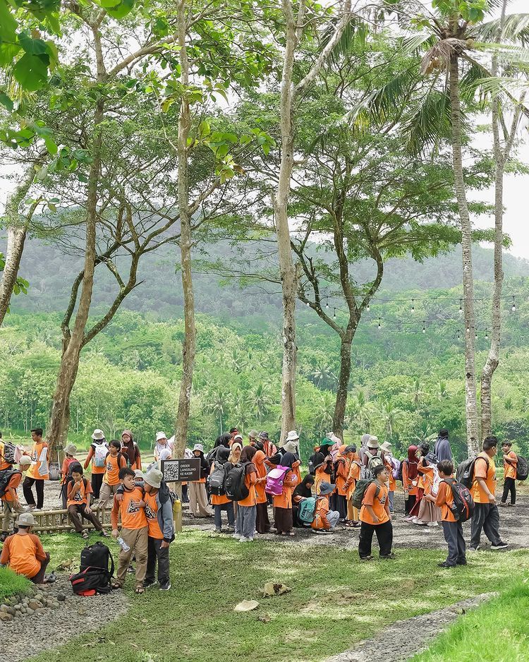 Tinitah Alam, Spot Healing dengan Lanskap Bukit Menoreh Kulon Progo  