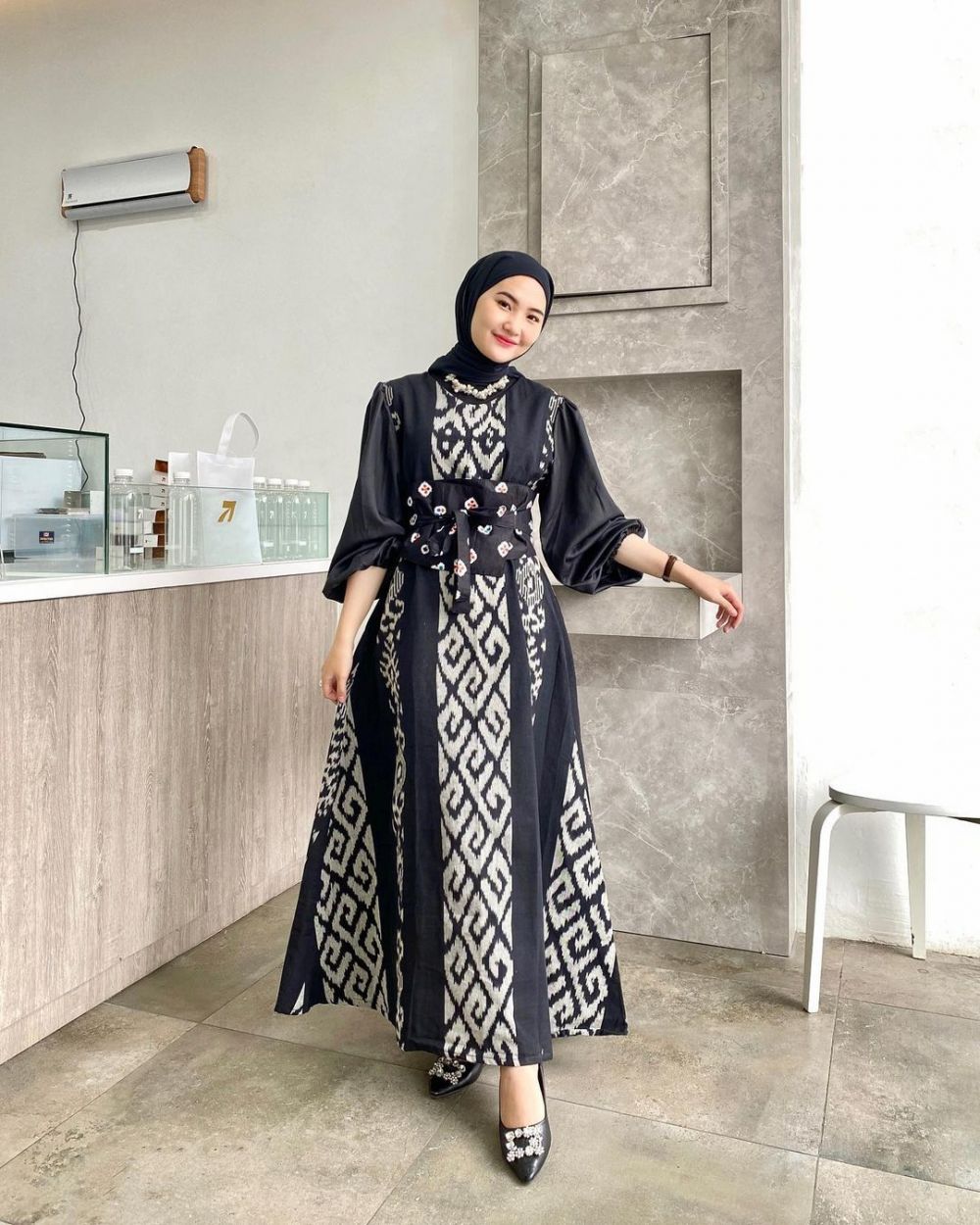 Outfit Kondangan Hijab Dengan Tenun 