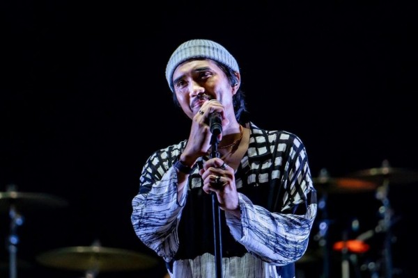 15 Lagu Indonesia yang Memakai Nama Orang Sebagai Judul, Legendaris!