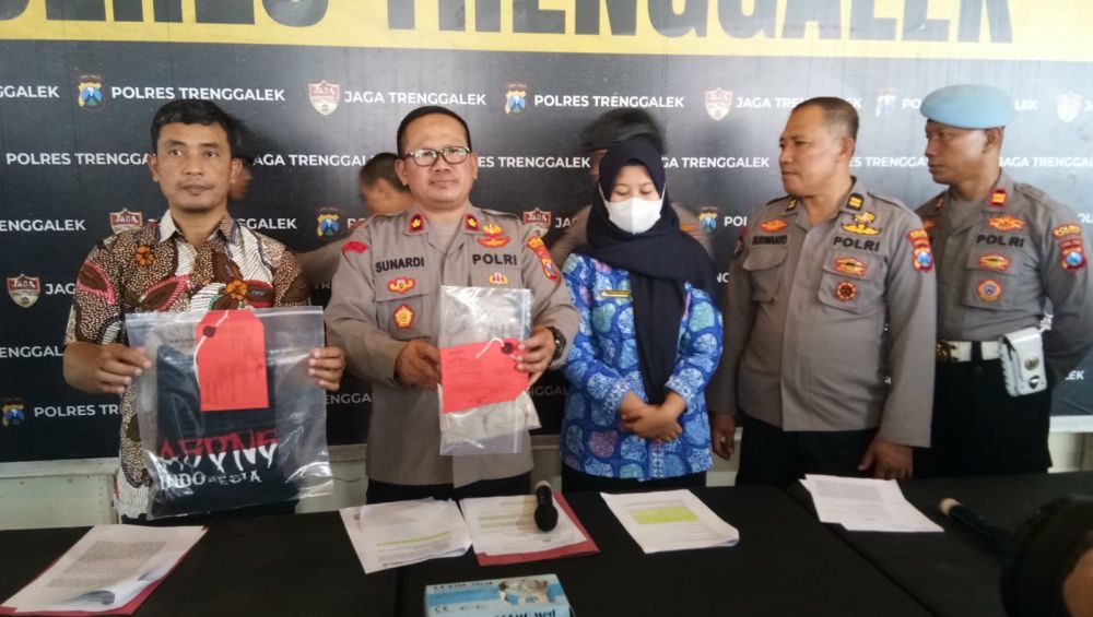 Kepala Sekolah Di Trenggalek Ini Cabuli Siswanya