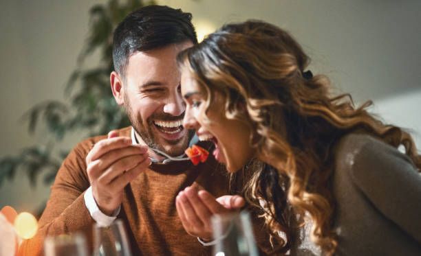 10 Ide Kencan Romantis untuk Membuat Hubungan Lebih Dekat
