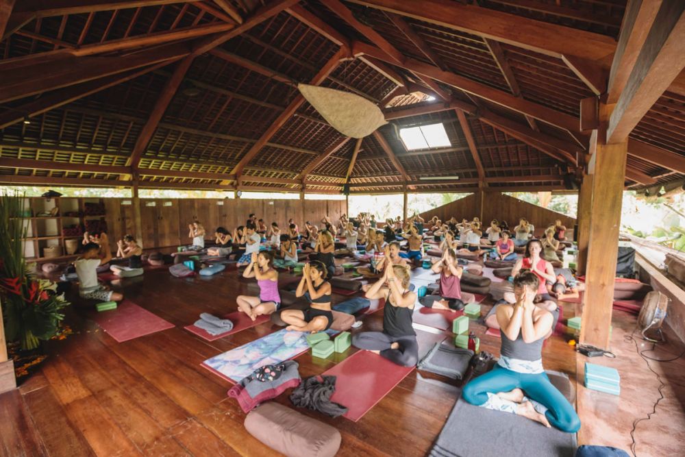 10 Tempat Yoga di Bali, Ada di Canggu Hingga Ubud