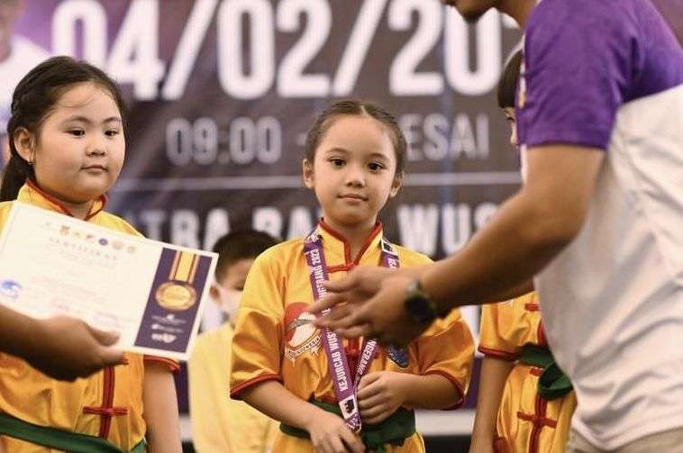 Gempita Juara Wushu Bikin Bangga Gading Dan Gisel