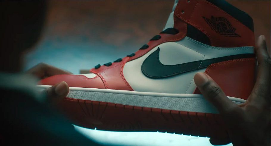 9 Fakta Film Air, Biografi Terciptanya Sepatu Nike Air Jordan