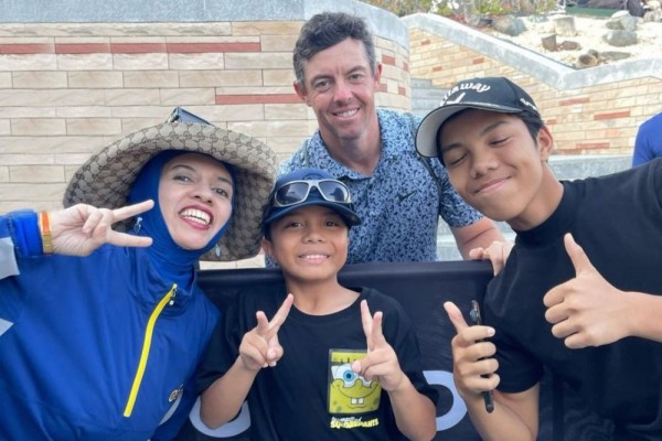 9 Potret Gen Halilintar Nonton Golf di Dubai, Ketemu Pegolf Dunia!