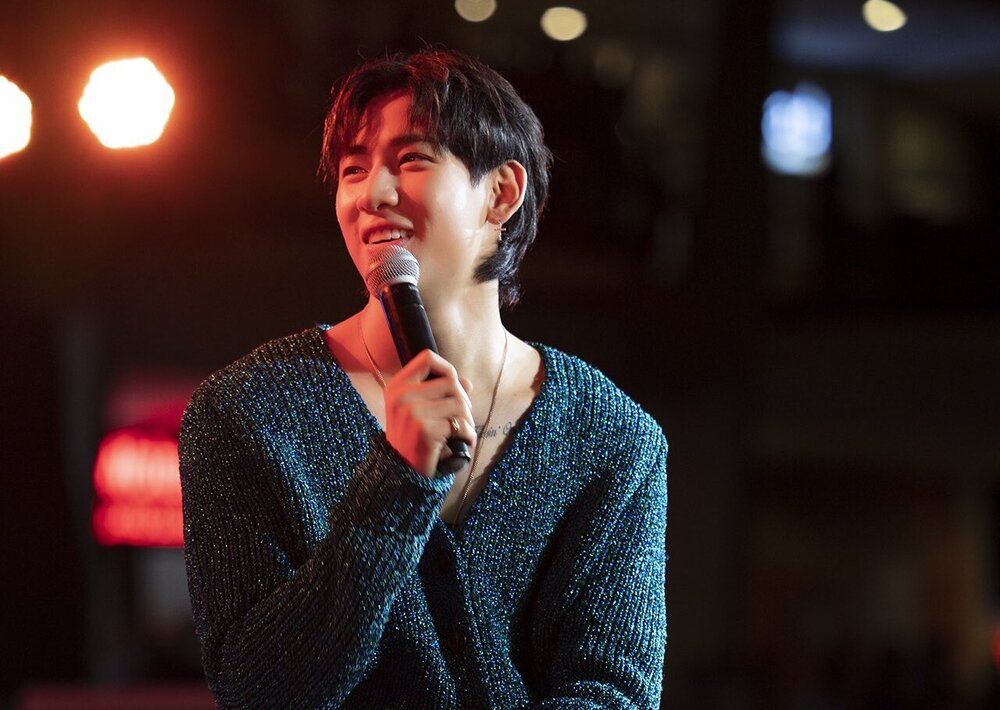 7 Idol KPop Jadi Fanboy Paling Beruntung, Jadi Bestie!