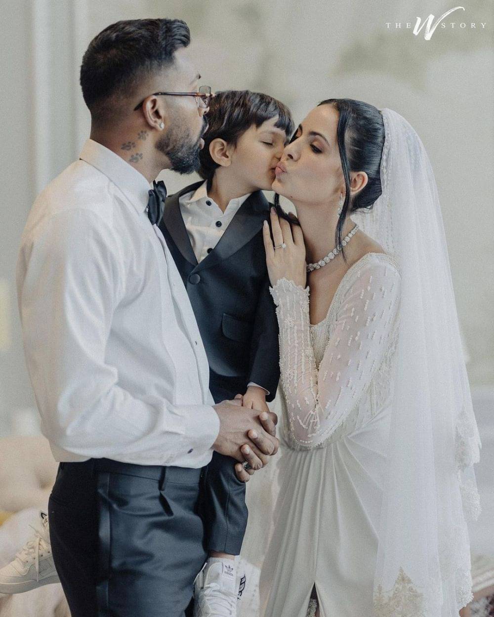 9 Foto Natasa Stankovic Dan Hardik Pandya Nikah Lagi