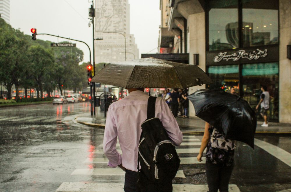 5 Alasan Mengapa Turun Hujan Bukanlah Halangan Untuk Bekerja 