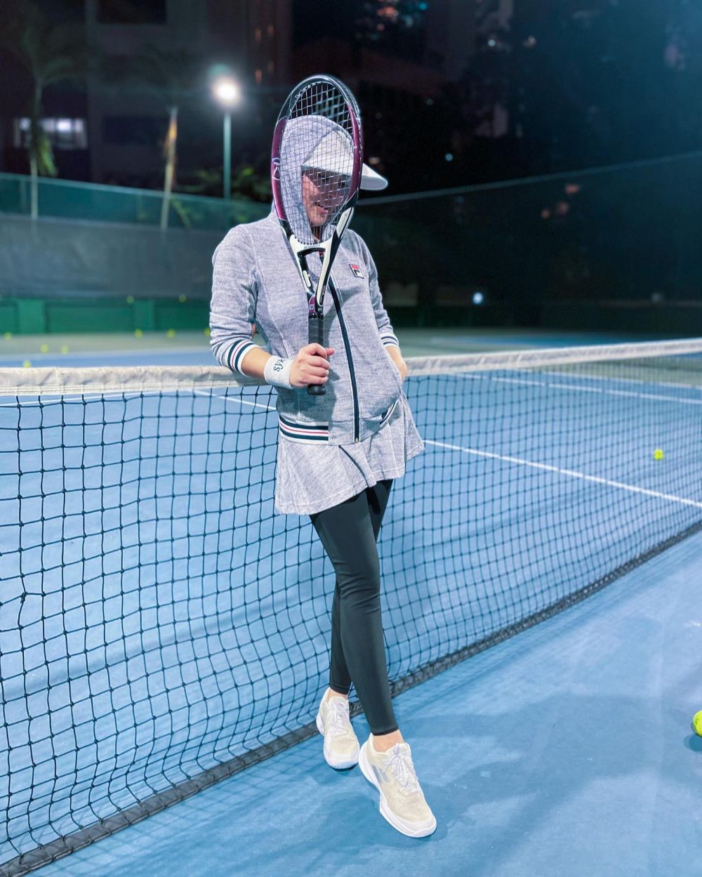 9 Outfit Bermain Tenis ala Syahrini, Tetap Kece dengan Hijab