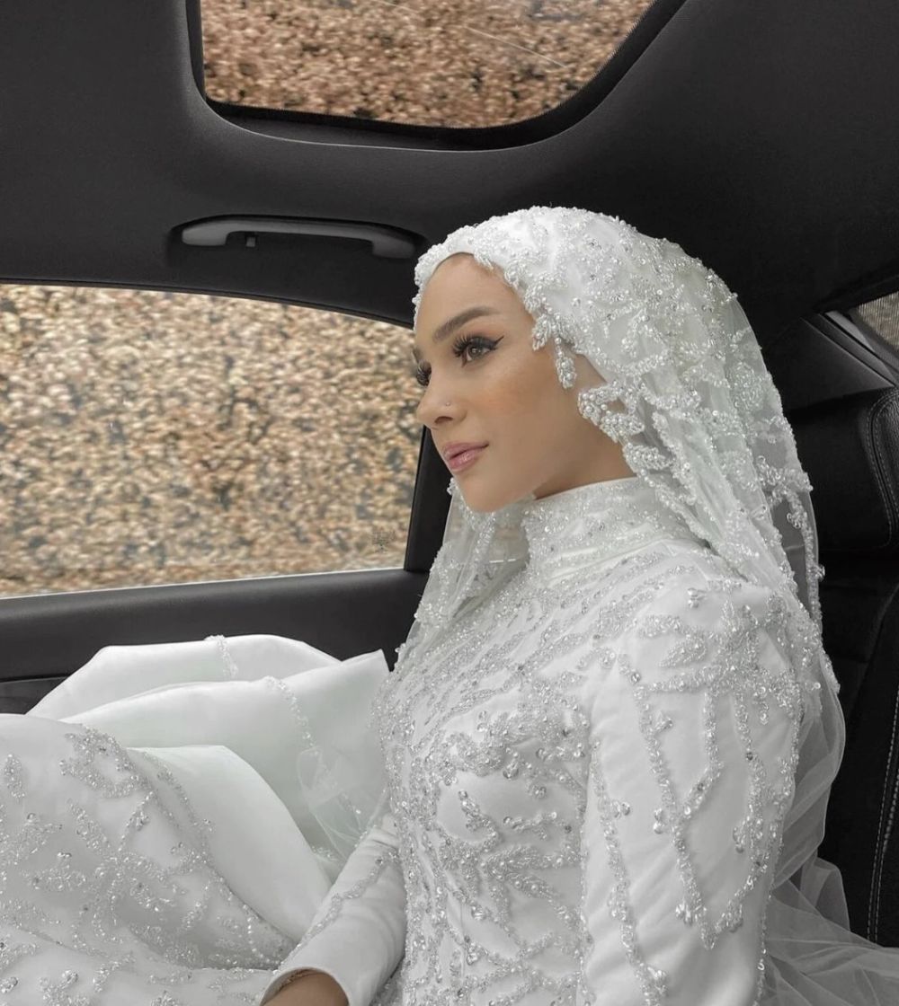 9 Inspirasi Gaya Hijab Wedding, Tampil Menawan di Hari Spesial