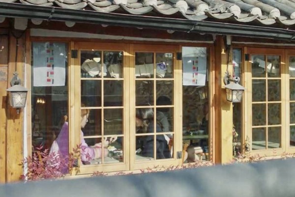 5 Kafe di Drama Korea yang Wajib Dikunjungi saat Liburan ke Seoul!