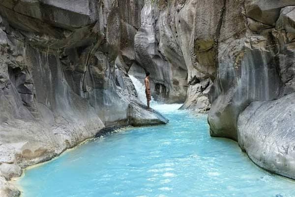 9 Air Terjun Eksotis yang Wajib Dikunjungi di Lombok