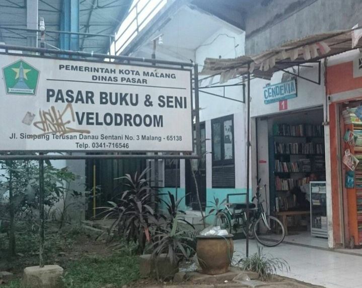 6 Rekomendasi Toko Buku Terlengkap di Malang