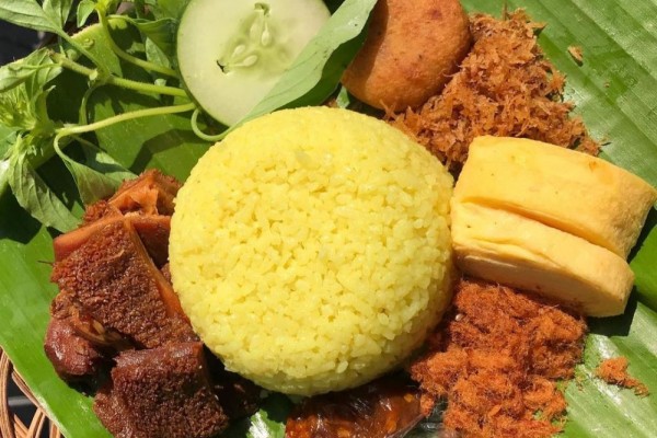 5 Nasi Kuning Legendaris di Jogja, Harganya Mulai Rp8 Ribuan