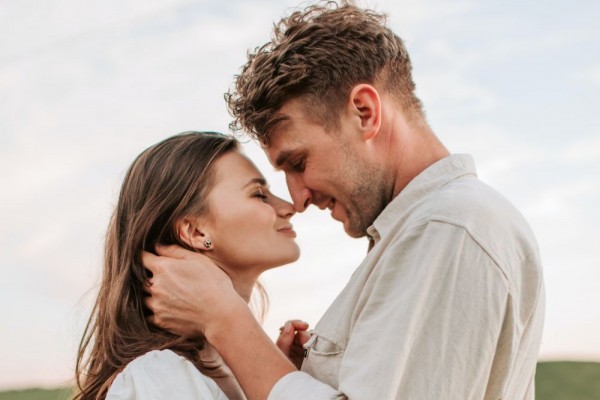 5 Arti Kesetiaan dalam Hubungan, Lebih dari Sekadar Gak Selingkuh