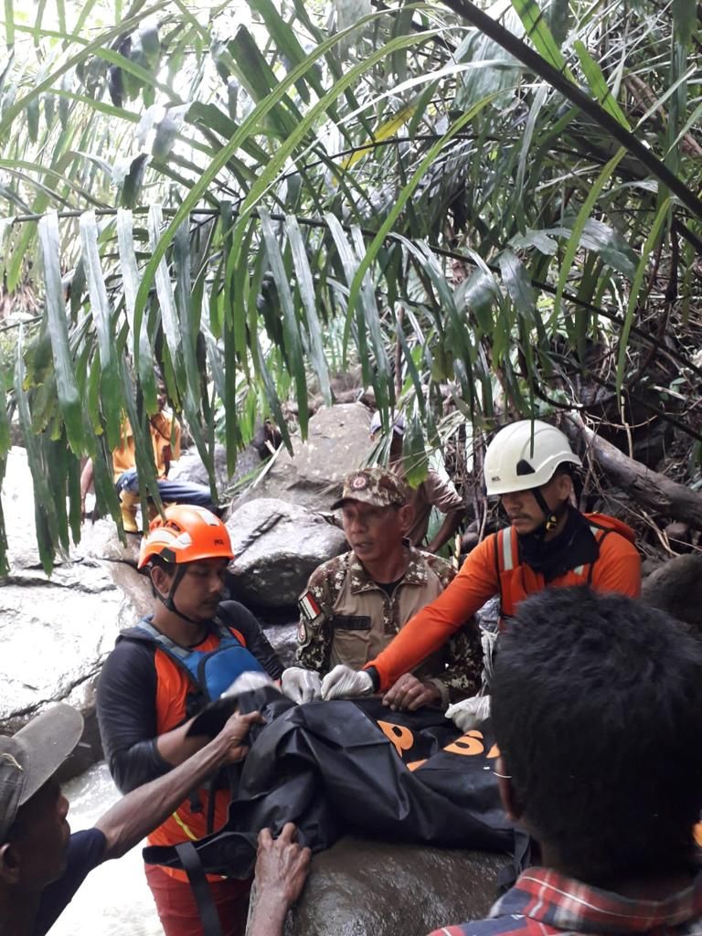 Balita yang Terseret Bajir di Sikka NTT  Ditemukan Meninggal Dunia