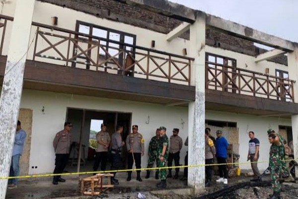 Polisi Tetapkan Enam Warga Serewe Tersangka Perusakan Hotel