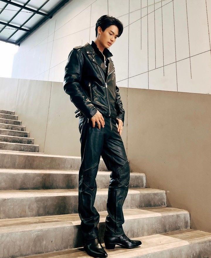 10 Inspirasi Outfit Cowok Mamba Ala Win Metawin Super Cool