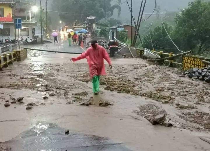 Longsor Lagi, Akses Malang Kediri Terputus Total