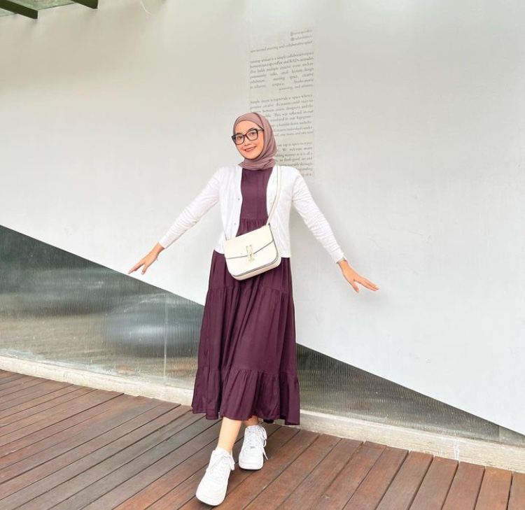 10 Inspirasi Ootd Knitwear Buat Hijab Catchy 6720