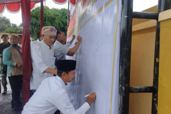 198 Calon Kades Di Lotim Berjanji Akan Damai Saat Pilkades