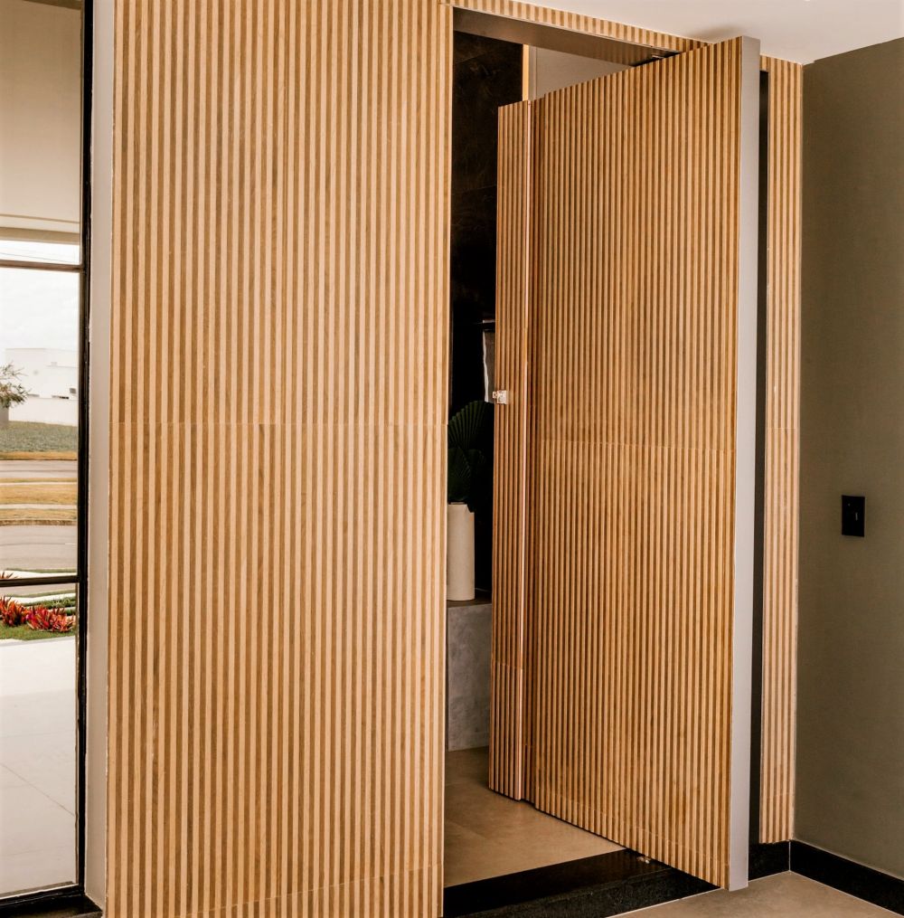 11 Inspirasi Model Pintu Rumah dari Desain Klasik hingga Modern