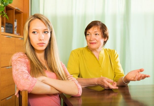 5 Penyebab Umum Mengapa Ibu Mertua dan Menantu Perempuan Jarang Akur
