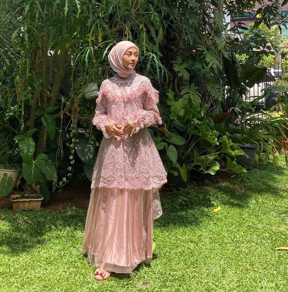 12 Ootd Kebaya Modern Dengan Rok Tutu Untuk Acara Formal 8492