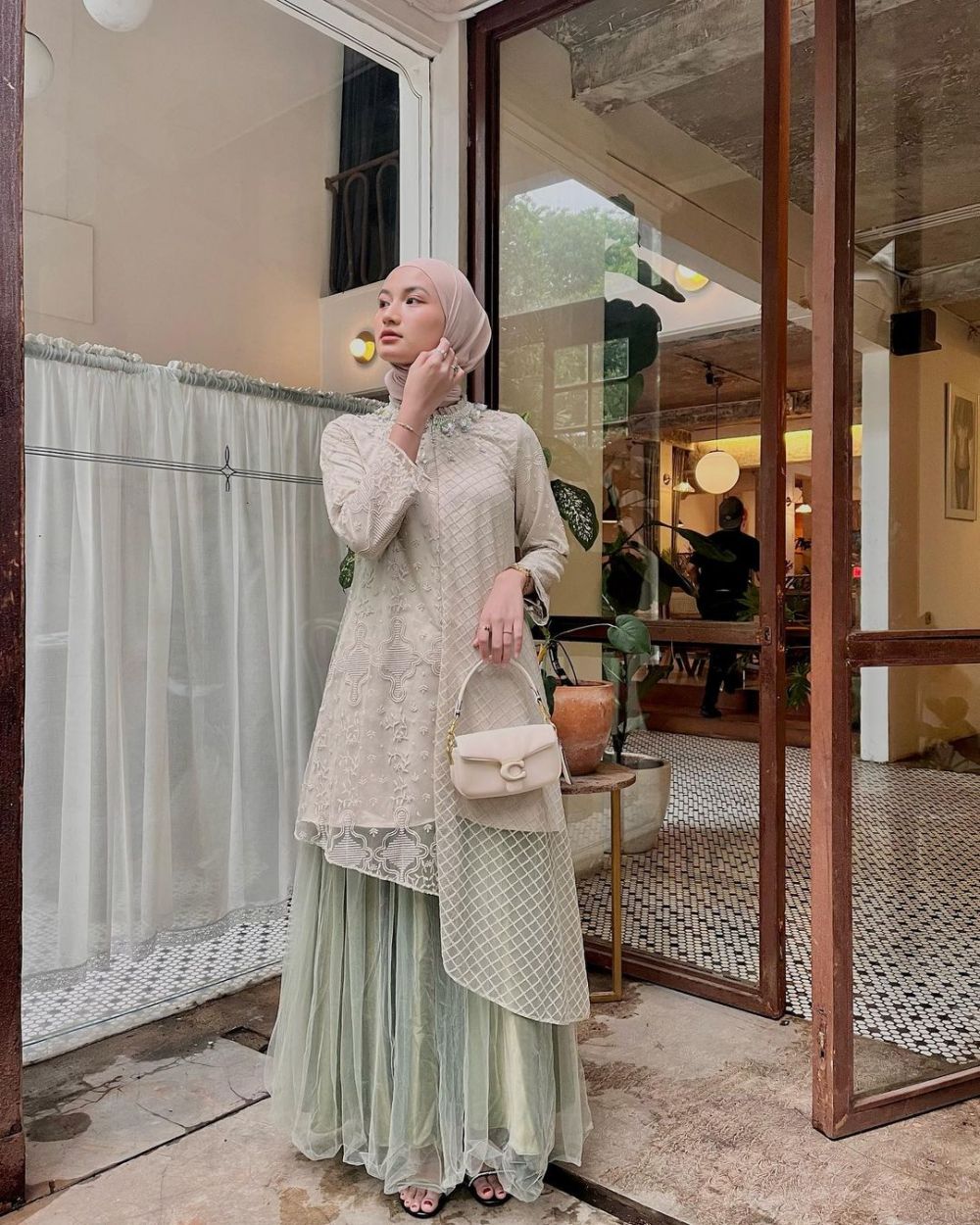 12 Ootd Kebaya Modern Dengan Rok Tutu Untuk Acara Formal