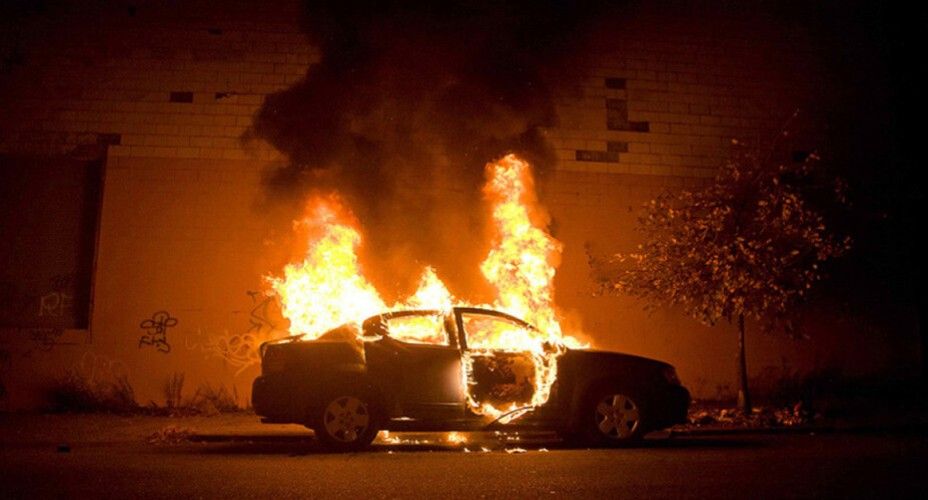 Kecelakaan, Warga Mojokerto Tewas Terbakar di Dalam Mobil 