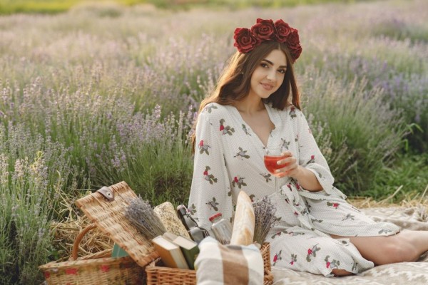 5 Waktu yang Tepat untuk Mengenakan Floral Dress