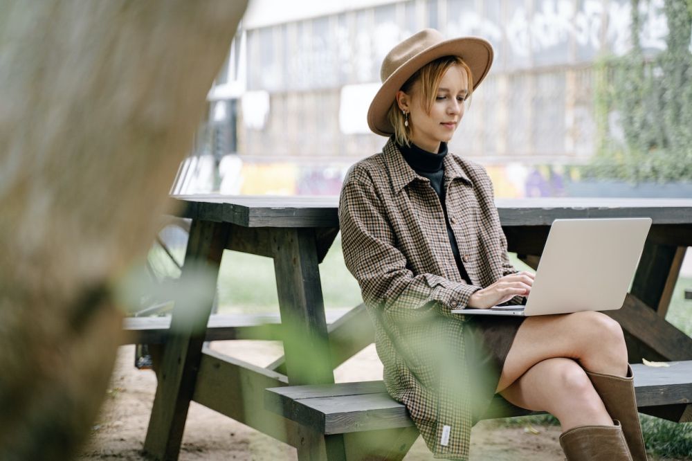5 Tips Jadi Teman Asyik buat Si Freelancer, Gak Harus Selalu Kasih Job