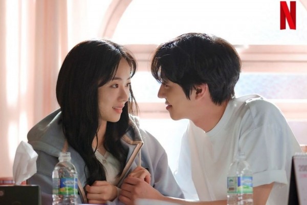 10 Drakor Dibintangi Pemain A Time Called You, Terbaik!